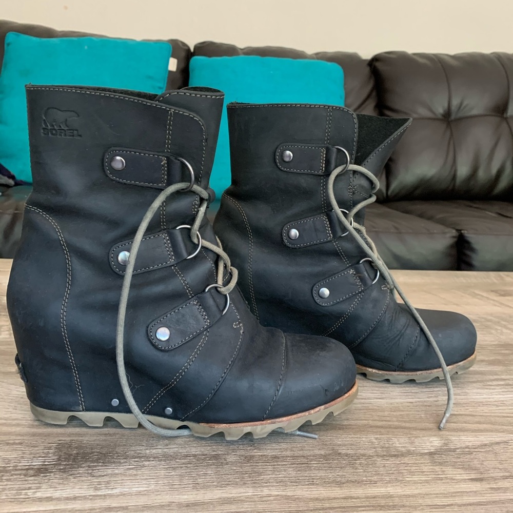 Sorel Wedges size 9
